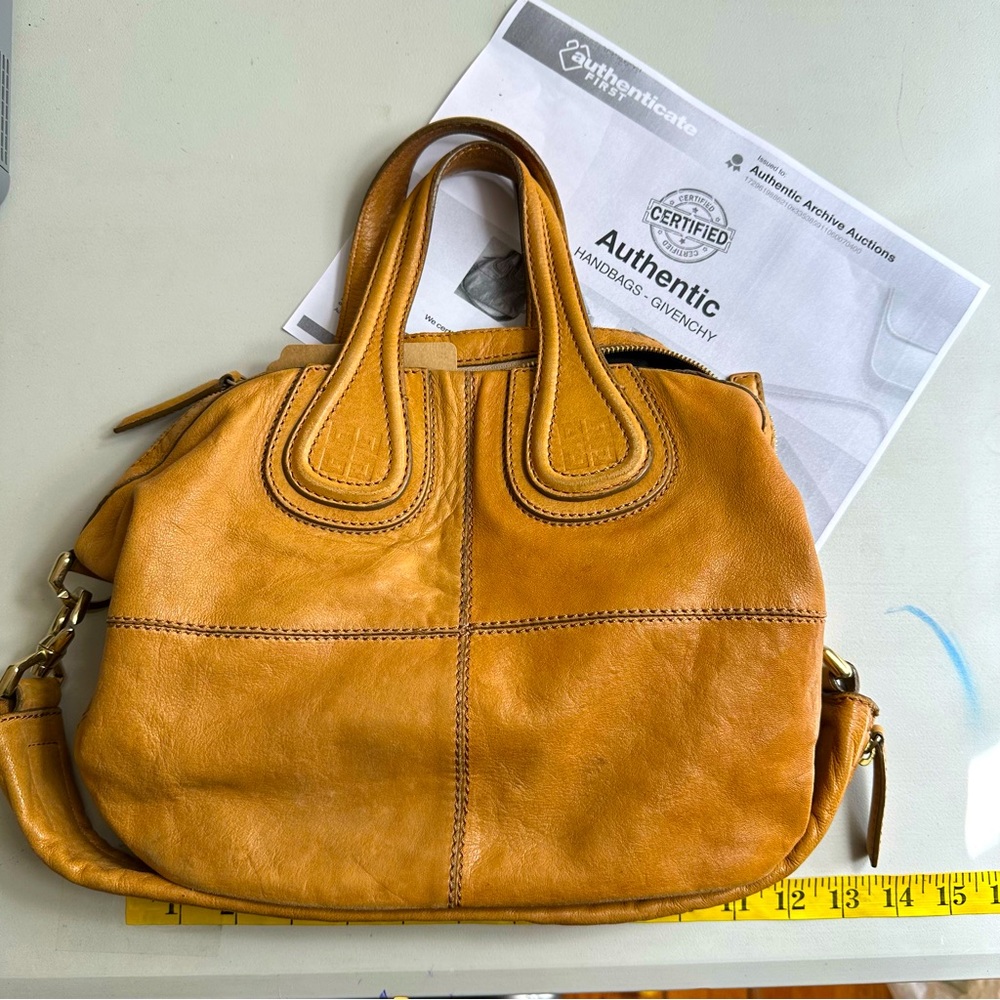 Authentic GIVENCHY - Picture 1 of 12